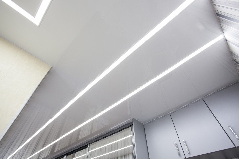 Заказать световые потолки с линией света в г. Талдом